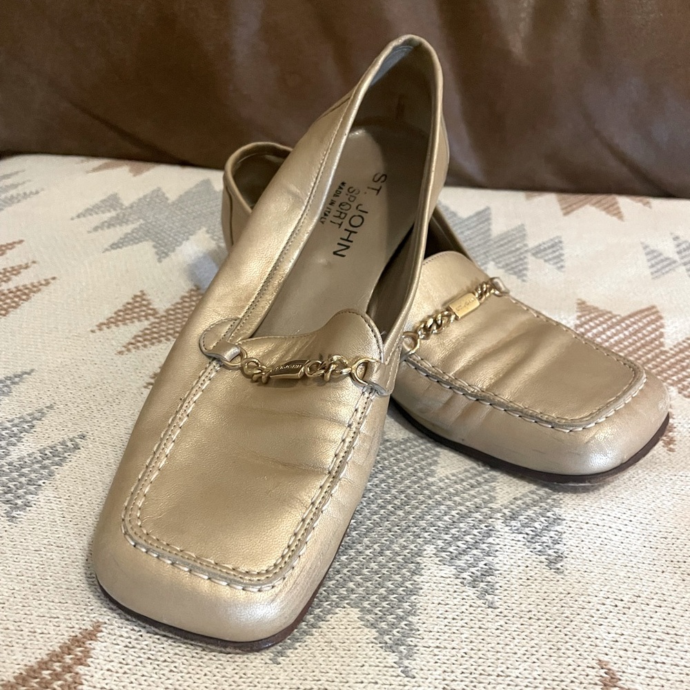 Gold St John Loafer Women’s Size 7.5